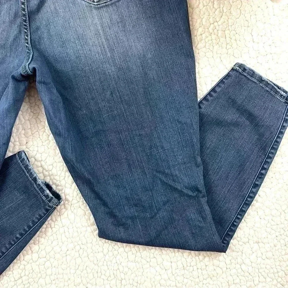 Torrid Highrise Buttery Soft 3 Button Super Stretch Fade Whisker Jegging Size20R - Picture 9 of 16